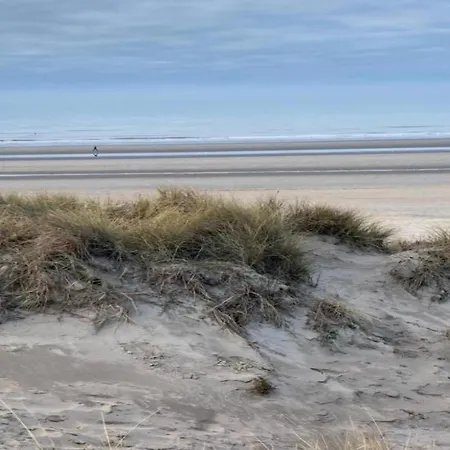 In Near The Sea, Cleaning Included Apartmán Koksijde